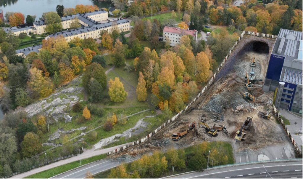 Satamatunnelin työmaasta Lapinlahden puistossa (Klaus Welp).