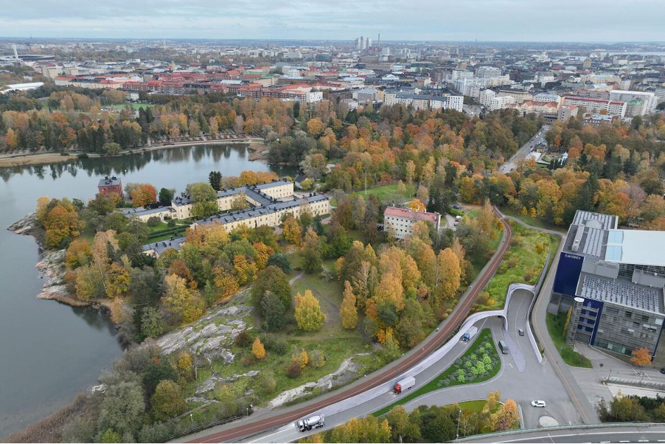 Kuva 3 Helsingin kaupunkiympäristön toimialan (Kymp) havainnekuva Satamatunnelin ja Länsibaanan sijoittumisesta Lapinlahden puistoon. Ote Kymp:n tiedotteesta 21.10.2024.